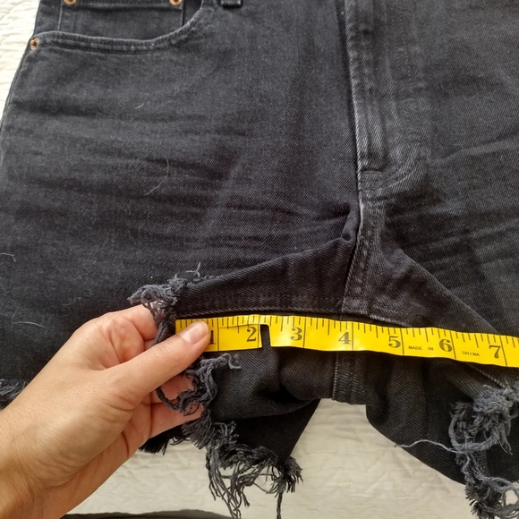 Abercrombie and Fitch 4" mom short high rise black Sz 10/30 - Picture 9 of 9